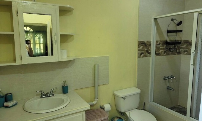 West End Casa | Charming 1-bedroom building in delightful Negril with AC