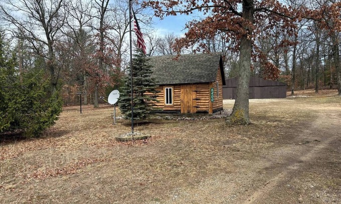 Harrison Cabina | Charming 1-bedroom cabin in lovely Harrison with AC, WiFi