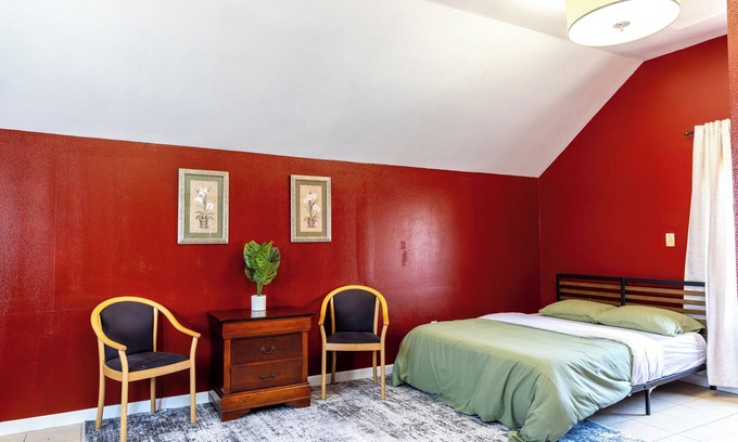 North and East Cabaña | Charming 1-bedroom cottage in Richmond