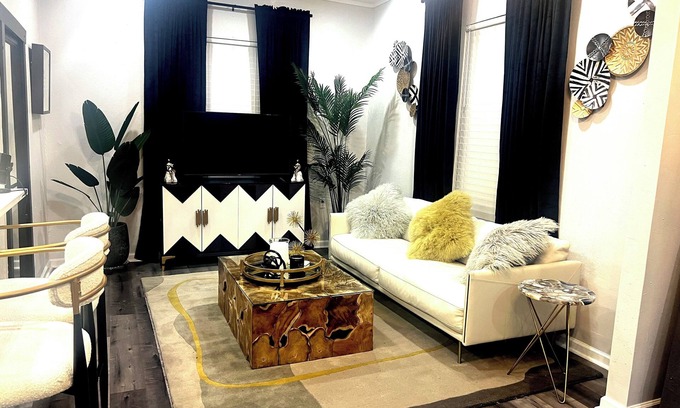 South Central Houston Casa | Charming 1-bedroom house Luxury Feel - Med Center/Midtown
