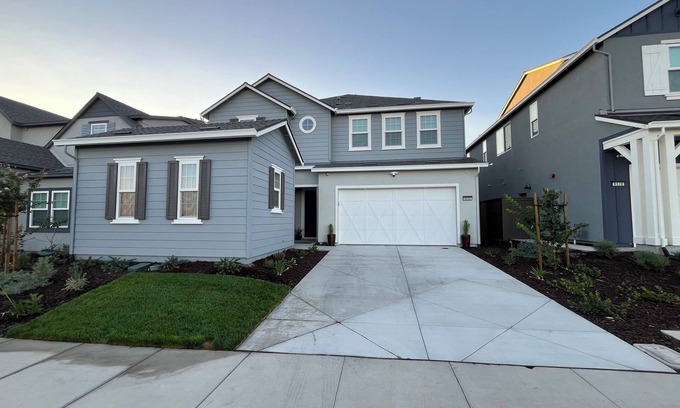 Tracy Casa | Charming 1-bedroom house with AC, WiFi in fabulous Tracy
