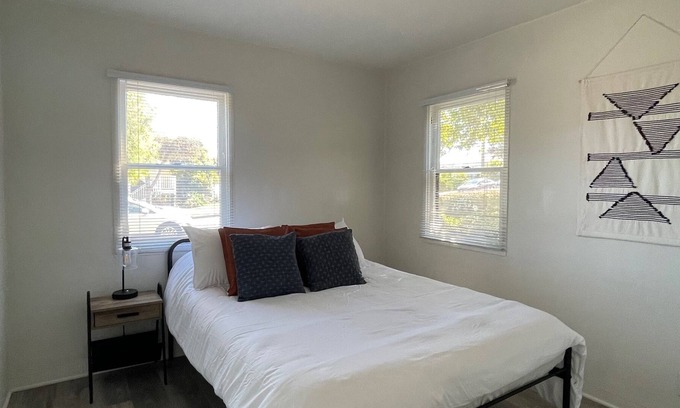 Ventura Cabaña | Charming 1 bedroom near Downtown, beaches, and hospitals