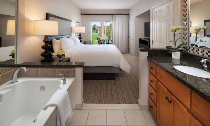 Palm Desert Villa | Charming 1-bedroom villa in Palm Desert with AC, fitness room