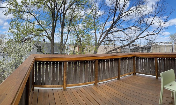 Powelton Village Apartamento | Charming 1-bedroom tree top apartment in lovely Phila-University City AC & WiFi
