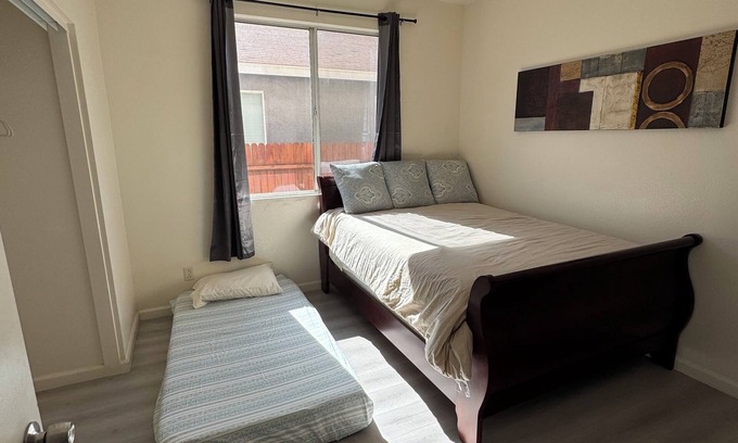 Victorville Casa | Charming 1-bedroom house in cool Victorville with AC, WiFi