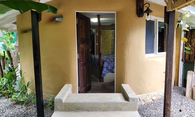 Runaway Bay Cabaña | Charming 1-BR cottage w/ WiFi and AC w/ pool and beach access in Runaway Bay