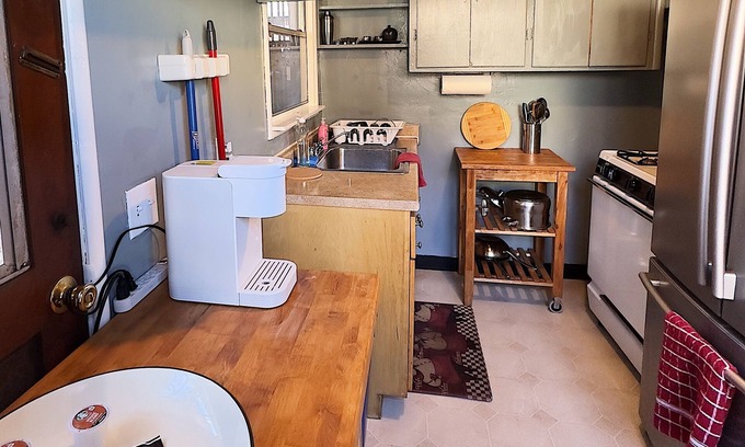 El Cerrito Casa | ✨ Charming 1-BR Home ✨ Sleeps 4 🛏️ in ♥️ of El Cerrito Minutes from Dining 🍽️