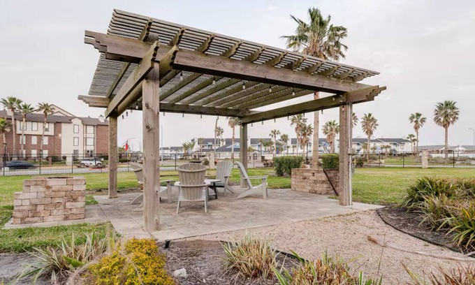 Galveston Apartamento | Charming 1 King BD in wonderful Galveston