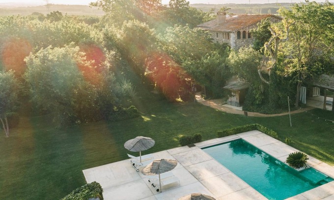 Bordils Cabaña | Casa de Vacaciones Restaurada con 11 Habitaciones y Piscina cerca de El Celler de Can Roca, Costa Brava