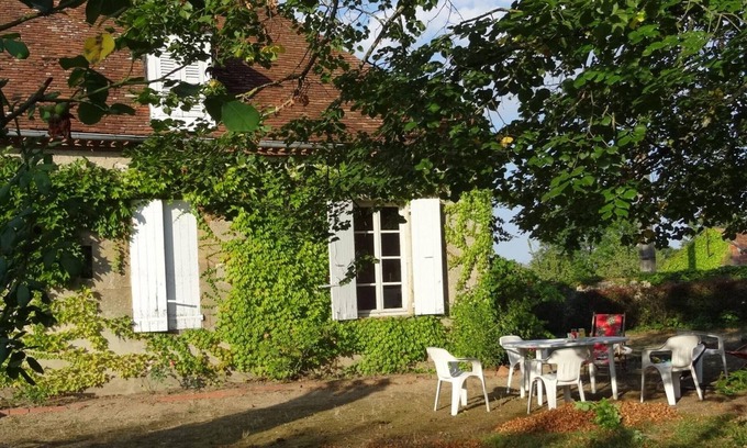 Deux-Chaises Cabaña | Amplia casa rural con jardín, ideal para familias, cerca de Moulins