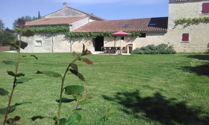 Chaix Cabaña | Casa rural renovada, con piscina y jardín, cerca de rutas de senderismo y ciclismo en Auchay-sur-Vendée