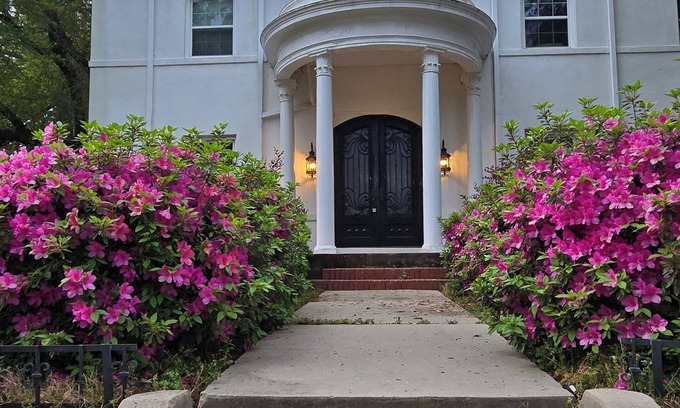 Fairfield Historic District Casa | Charming 1910 Mediterranean Gem in peaceful Shreveport