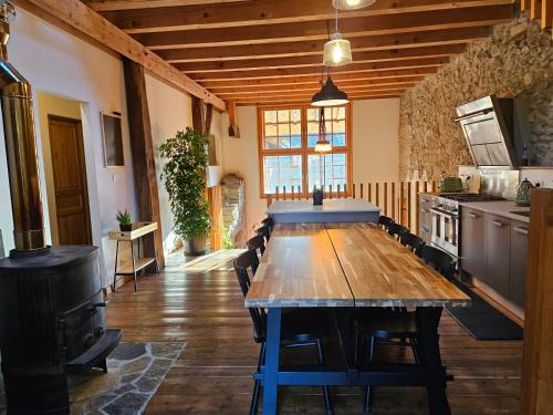 Bons-en-Chablais Casa | Charming 19th-century home and attached apartment