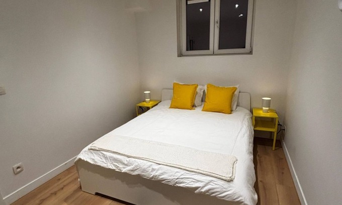 Wondelgemstraat Apartamento | Charming 1BR Apartment | Walk to City Center