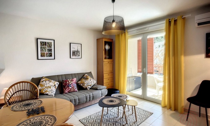 Lamalou-les-Bains Apartamento | Acogedor F2 con terraza, ascensor y parking - Cerca del centro y los termales
