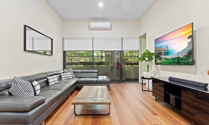 Stanmore Apartamento | Charming 2-Bed Apartment With a Balcony
