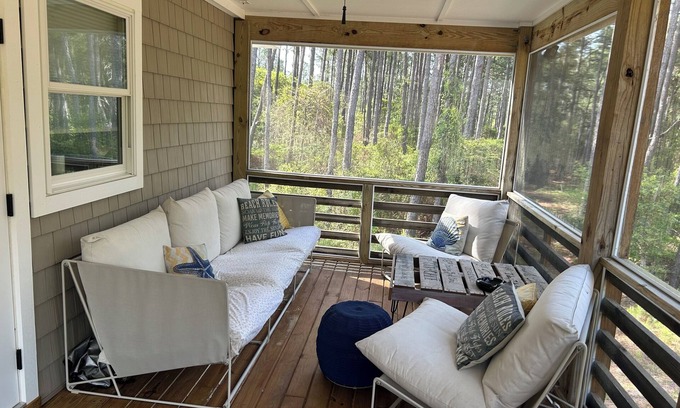 Carova Beach Cabaña | Charming 2-bed cottage located in the peaceful, 4x4 area of Carova Beach