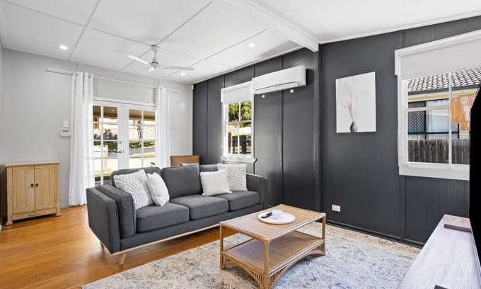Mitchelton Casa | Charming 2-Bed Cottage Near Local Shops