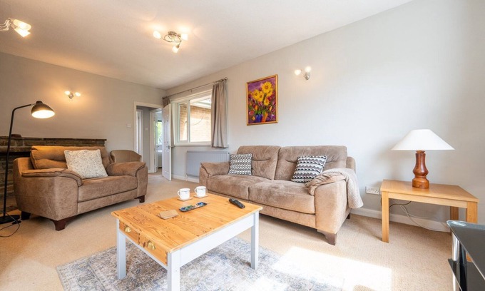 Radyr and Morganstown Casa | Charming 2-Bed Detached Home in Radyr