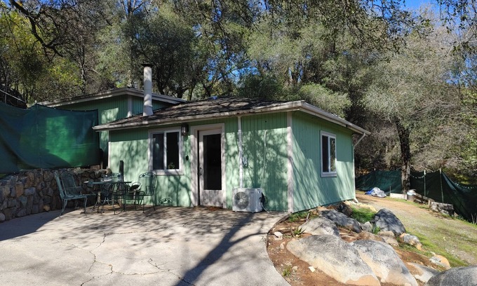 Rough and Ready Casa | Charming 2-bedroom house with WiFi, AC in Historic Rough and Ready town