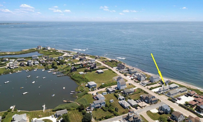 Matunuck Cabaña | Charming 2-bedroom cottage in South Kingstown with WiFi, AC
