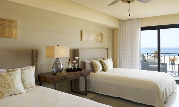 Los Cangrejos II y III Complejo | Charming 2-bedroom resort with AC, fitness room in lovely Cabo San Lucas