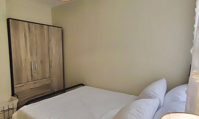 Dumaguete Apartamento | Charming 2-bedroom apartment in delightful Dumaguete City with AC