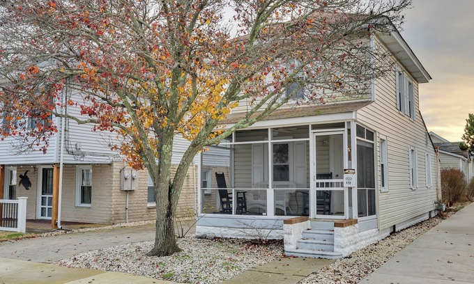 North Wildwood Casa | Charming 2-bedroom house in North Wildwood with a great front porch.