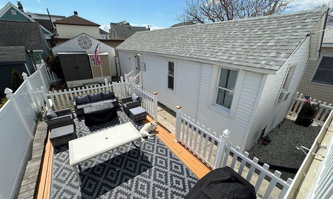 Cape May - Wildwood Cabaña | Charming 2-bedroom beach cottage with AC and WiFi in North Wildwood