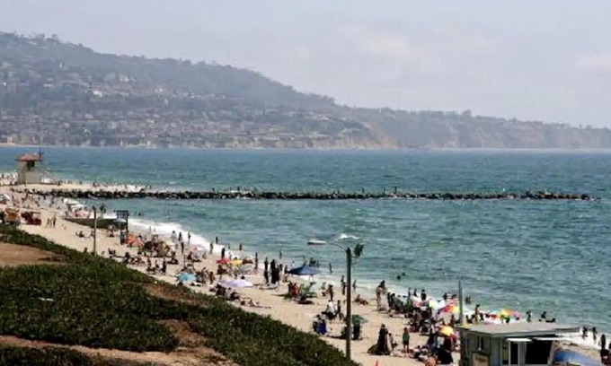 South Redondo Casa | Charming 2-bedroom house with WiFi in wonderful Redondo Beach.17 houses away 🏝️