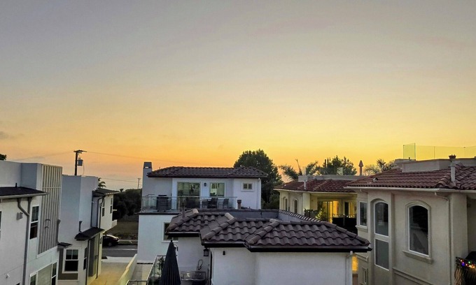 South Redondo Casa | Charming 2-bedroom house near beaches and Pier in wonderful Redondo Beach