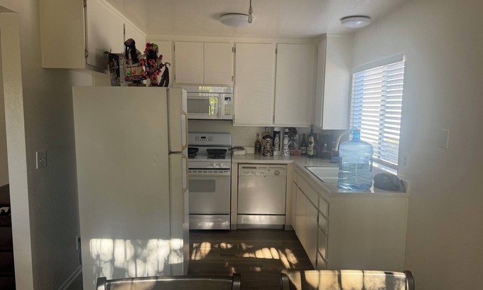 Upper East Apartamento | Charming 2-bedroom apartment with WiFi, AC in fantastic Santa Barbara