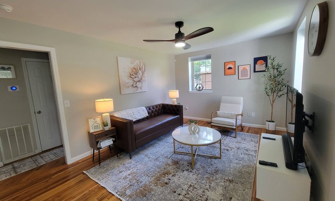 Columbia Casa | Charming 2-Bedroom, 1-Bath bungalow
