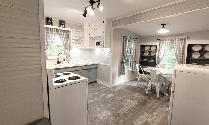 Mount Airy Casa | Charming 2 Bedroom 1 Bath Farm Style House