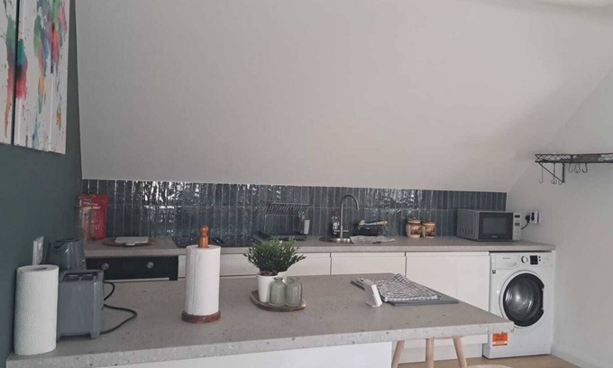 Blackwater Apartamento | Charming 2-bedroom apartment in Blackwater with WiFi