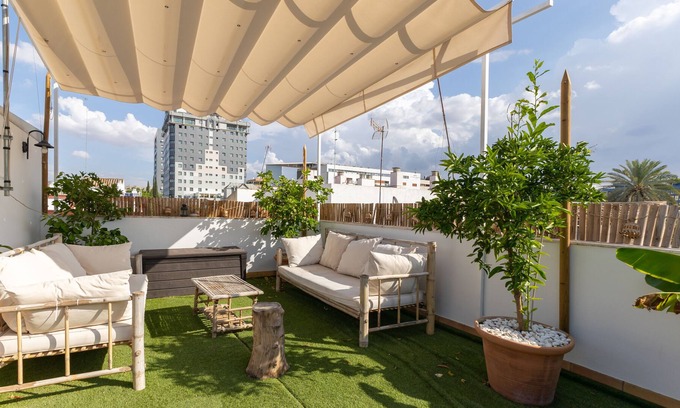 San Bernardo Apartamento | Charming 2 Bedroom Apartament with Private Roof Top in the Heart of Sevilla