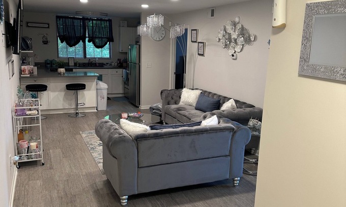 Columbia Apartamento | Charming 2-bedroom apartment in beautiful Columbia with AC, WiFi.
