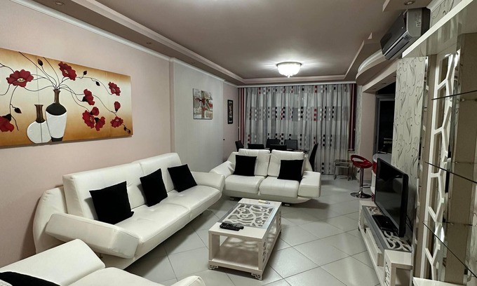 Shkoder Apartamento | Charming 2-bedroom apartment with WiFi, AC in fabulous Shkodër