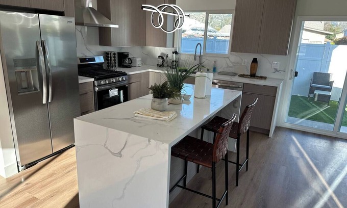 Burbank Apartamento | Charming 2-bedroom apartment with WiFi, AC in beautiful Burbank