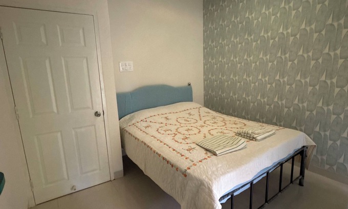 Siolim Apartamento | Charming 2-bedroom apartment in wonderful Oshal with WiFi, AC