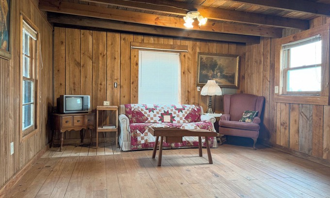 Wilder Cabina | Charming 2-bedroom cabin in Clarkrange