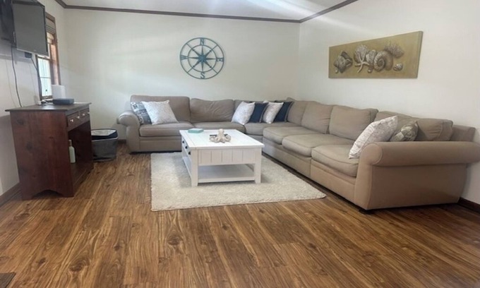 Caine Woods Condominio | Charming 2-bedroom condo with WiFi, AC in fantastic North Ocean City