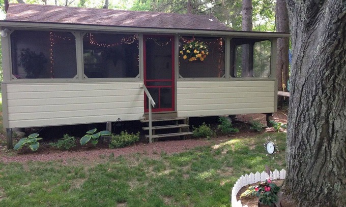 Pittsfield Cabaña | Charming 2-Bedroom Cottage with WiFi, AC in Quiet North Berkshire Location