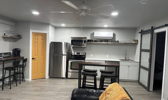 Rapid City Cabaña | Charming 2-bedroom cottage house in Rapid City. Horses are welcome!