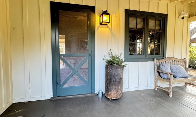 Santa Ynez Cabaña | Charming 2-bedroom cottage on private vineyard estate in Santa Ynez