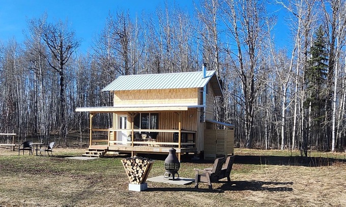 Parkland County Cabina | Charming 2-bedroom cabin in rural Onoway