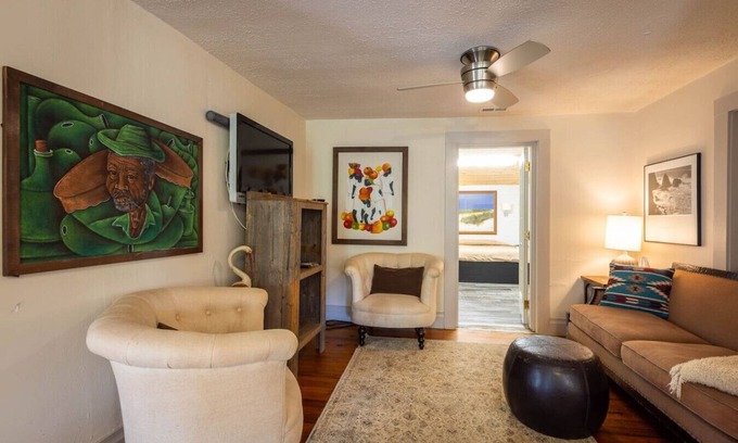 Haw Creek Cabaña | Charming 2 bedroom cottage near Asheville, NC