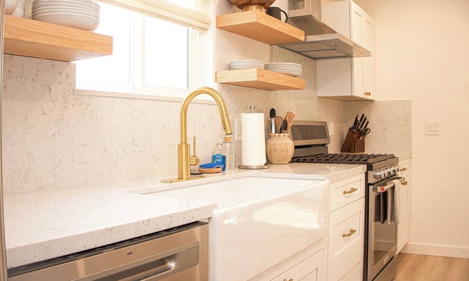 Montecito Cabaña | Charming 2-bedroom cottage in Montecito one block from Coast Village Road