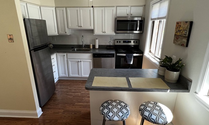 Broomall Condominio | Charming 2 Bedroom Condo Convenient to 476 with Free Parking