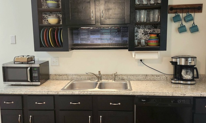 Morgantown Casa | Charming 2-bedroom duplex retreat in gorgeous Morgantown with WiFi, AC